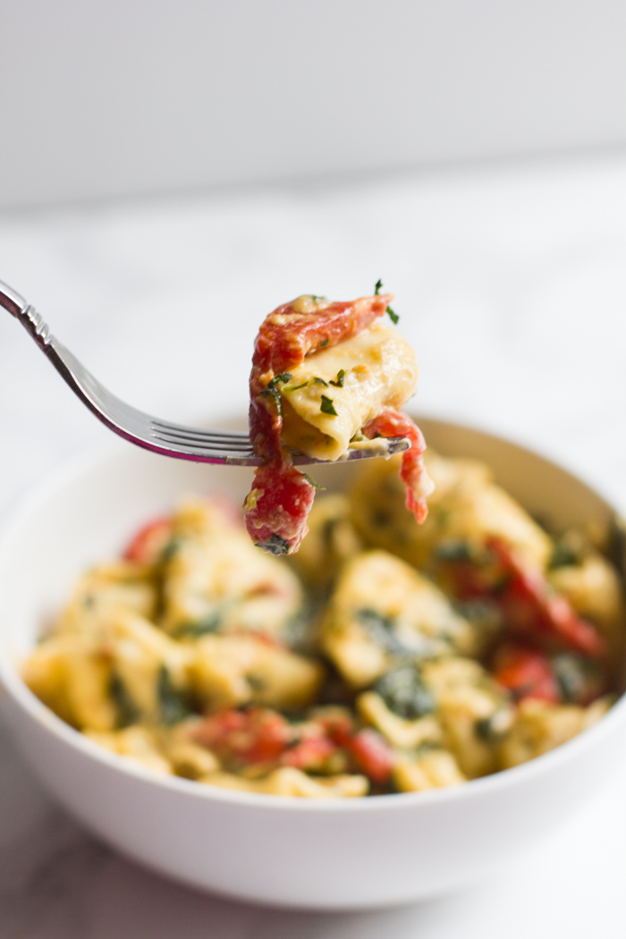 Tortellini | Roasted Red Pepper | Spinach | Tortellini with Spinach and Roasted Red Peppers | Easy | Pasta | Cheesy Tortellini | Fast Dinner