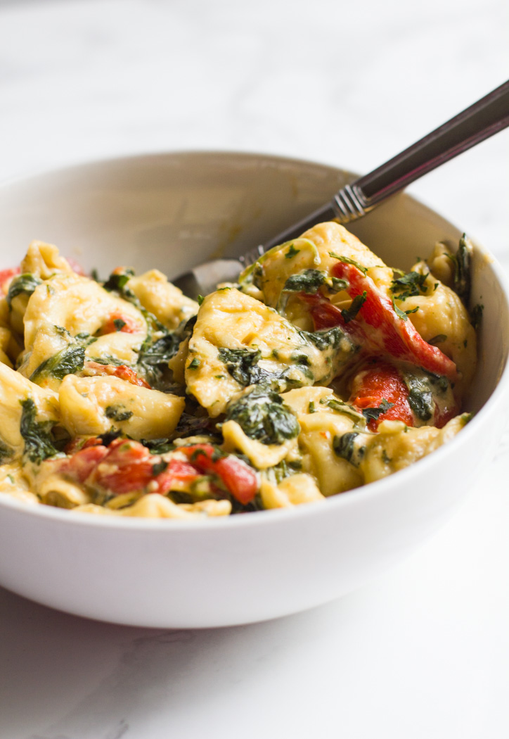 Tortellini | Roasted Red Pepper | Spinach | Tortellini with Spinach and Roasted Red Peppers | Easy | Pasta | Cheesy Tortellini | Fast Dinner
