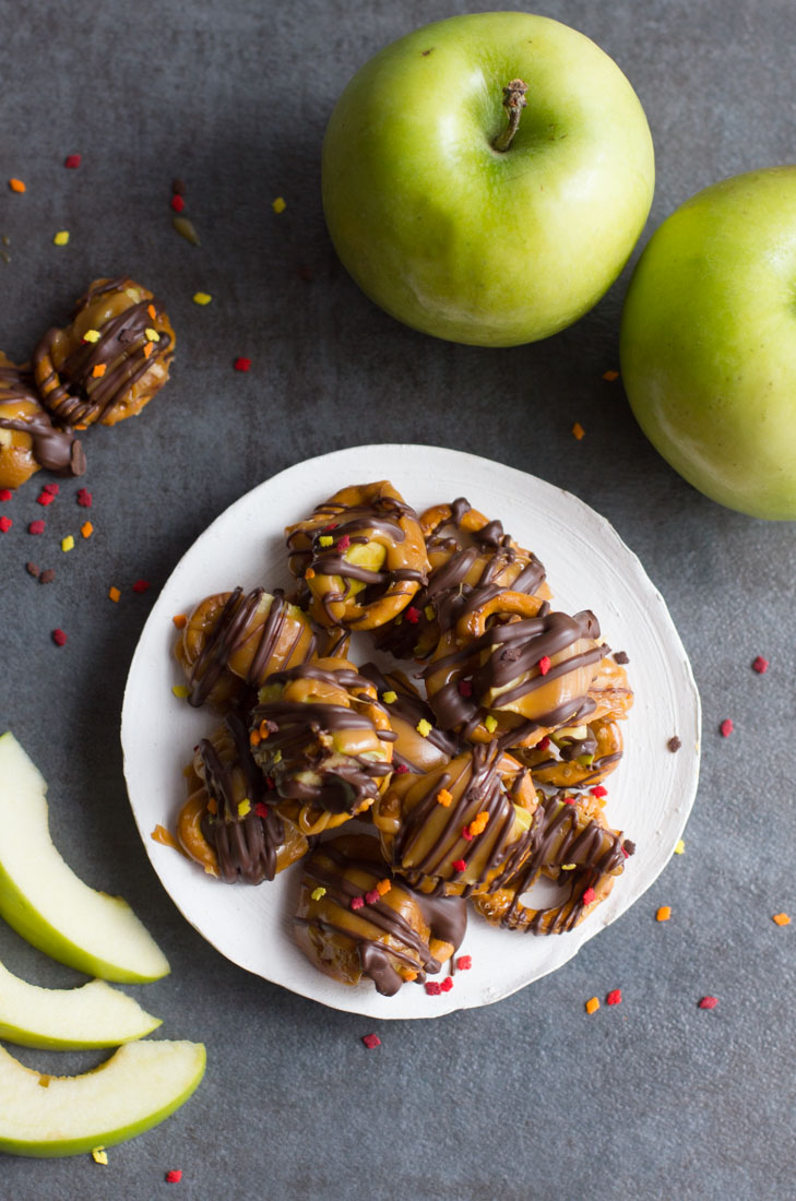 These caramel apple pretzel bites are a fun party treat. Get the awesome fall caramel apple flavor without the mess!