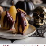 This recipe for poached pears shows just how easy it can be! Serve them as a finish to a nice dinner, at a dinner party with your friends, or with a spooky Halloween themed meal.