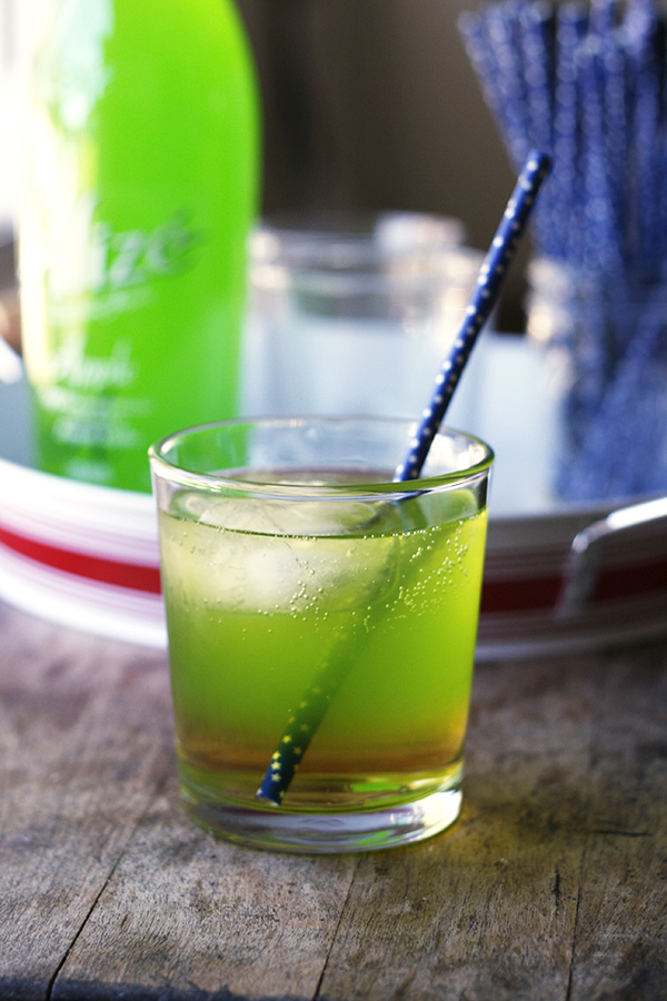 A fun and festive list of recipes to help you throw the best Halloween party! Some of our favorites are bloody red velvet poached pears, bourbon butterbeer, witchy caramel apples, oreo mummy pops, and halloween pizza potato skins!