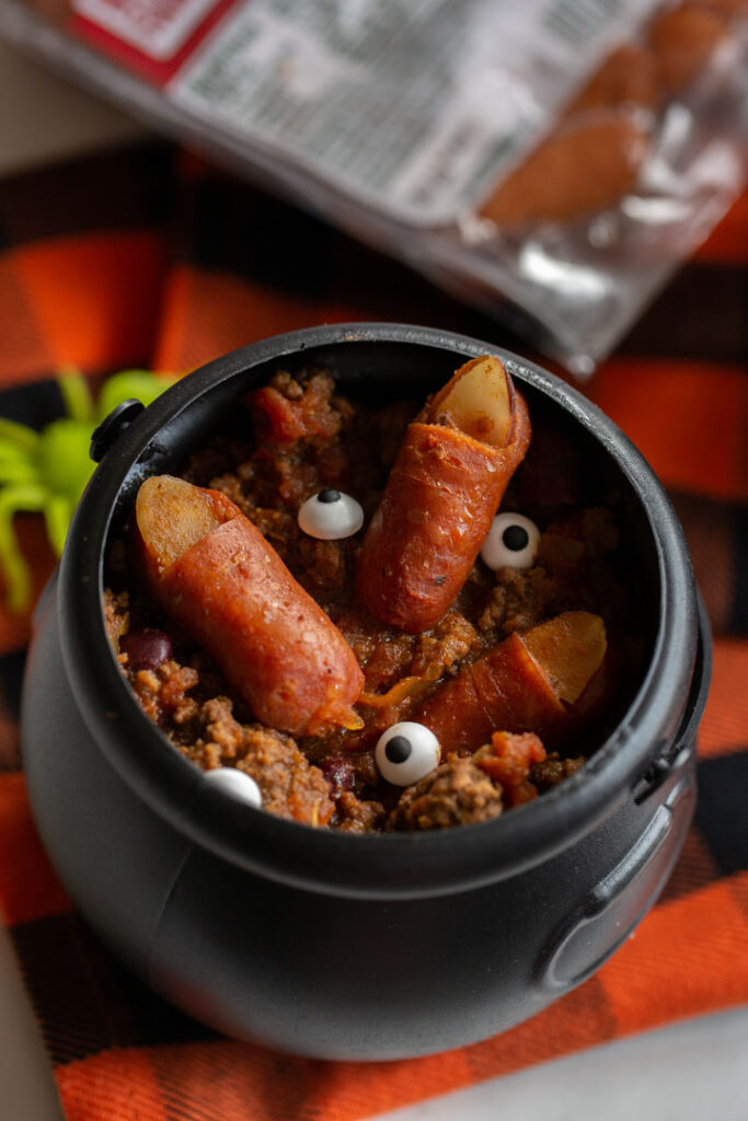 #AD Get spooked with these frighteningly delicious Witch Fingers in Chili! Just 3 ingredients and 20 minutes will get you this easy Halloween dish! #FeastOnFrightBitesAtWM