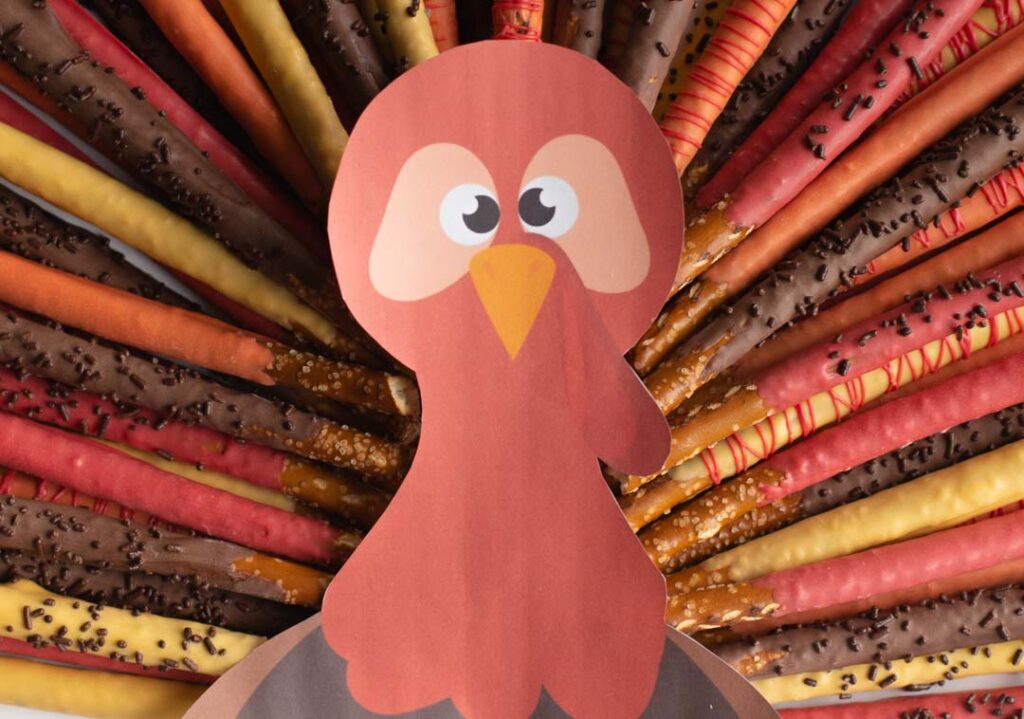 thanksgiving turkey pretzels dipped in chocolate